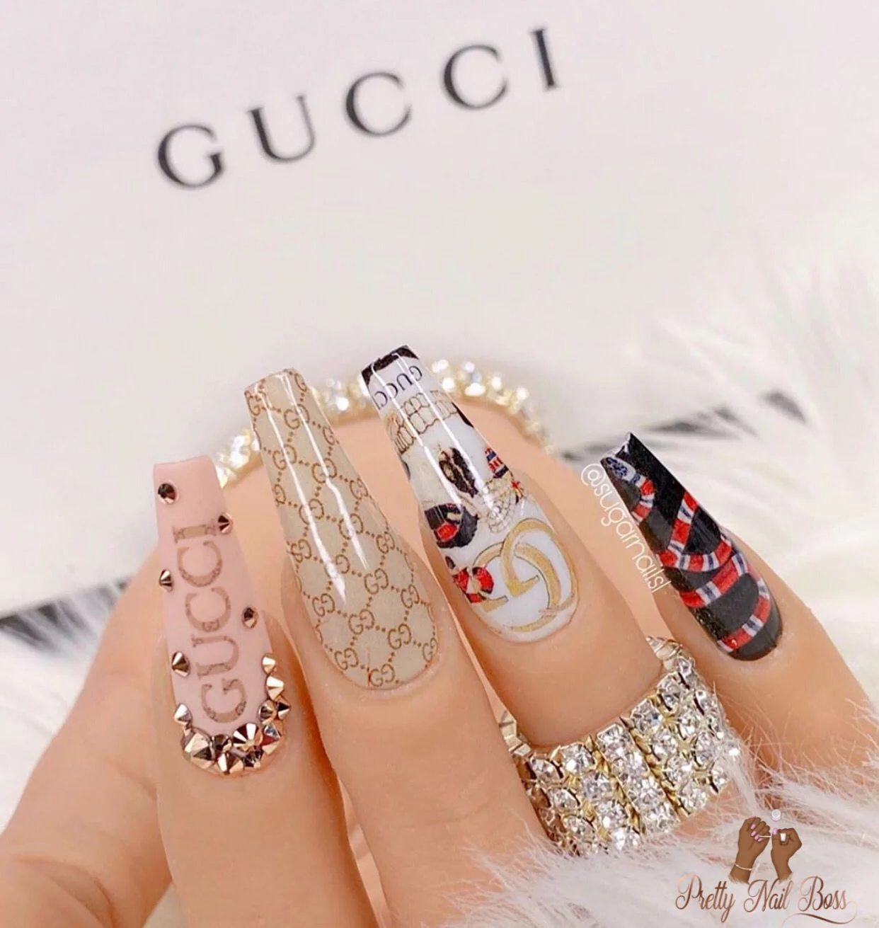 STICKER – LV & BUTTERFLY | SET 5 PCS - Image 6